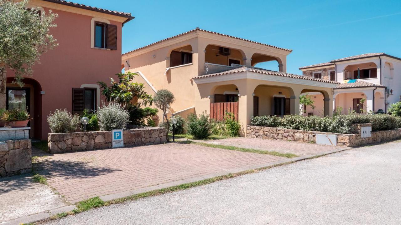 Casa Vacanza La Suaredda San Teodoro  Exterior photo