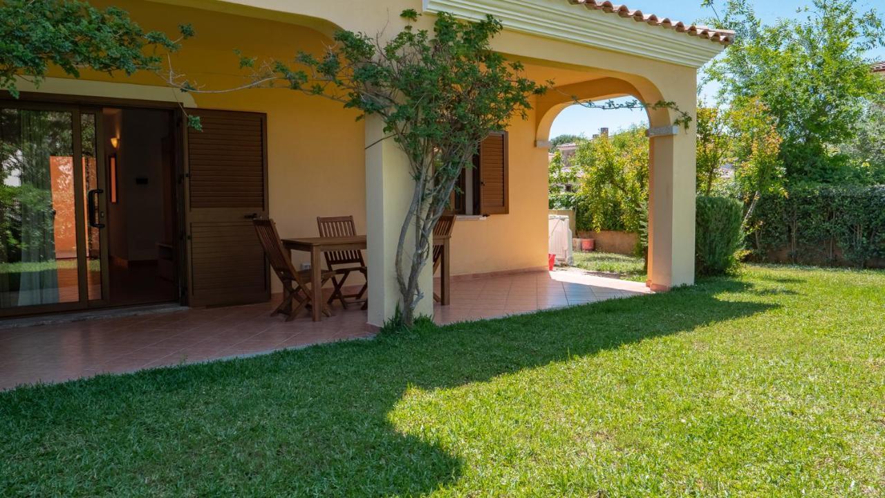 Casa Vacanza La Suaredda San Teodoro  Exterior photo